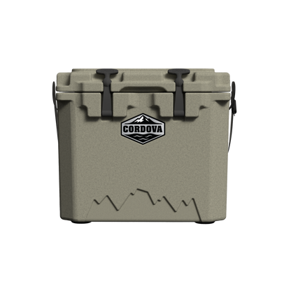 25 qt Basecamp Class­™ [Sandstone]