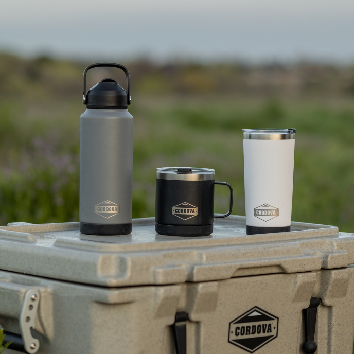 Trailhead Class 32 oz Water Bottle [Yonder] [Scree] [Snowcap] [Obsidian]