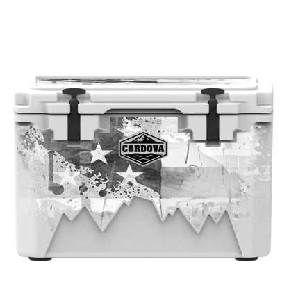 [Snowcap] [Americana Grayscale] [45 qt]