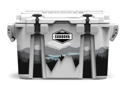 28 qt White Ridgeline Front [Snowcap] [Ridgeline] [28 qt]